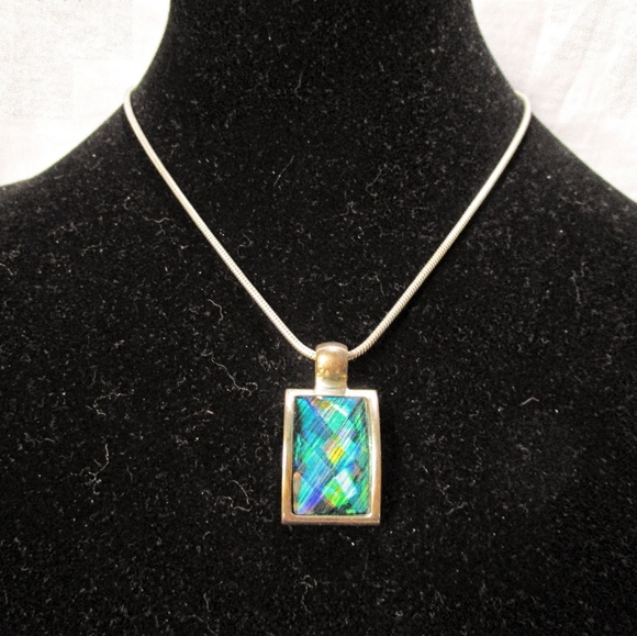 Gold with silver undertone necklace and earrings - Picture 2 of 3